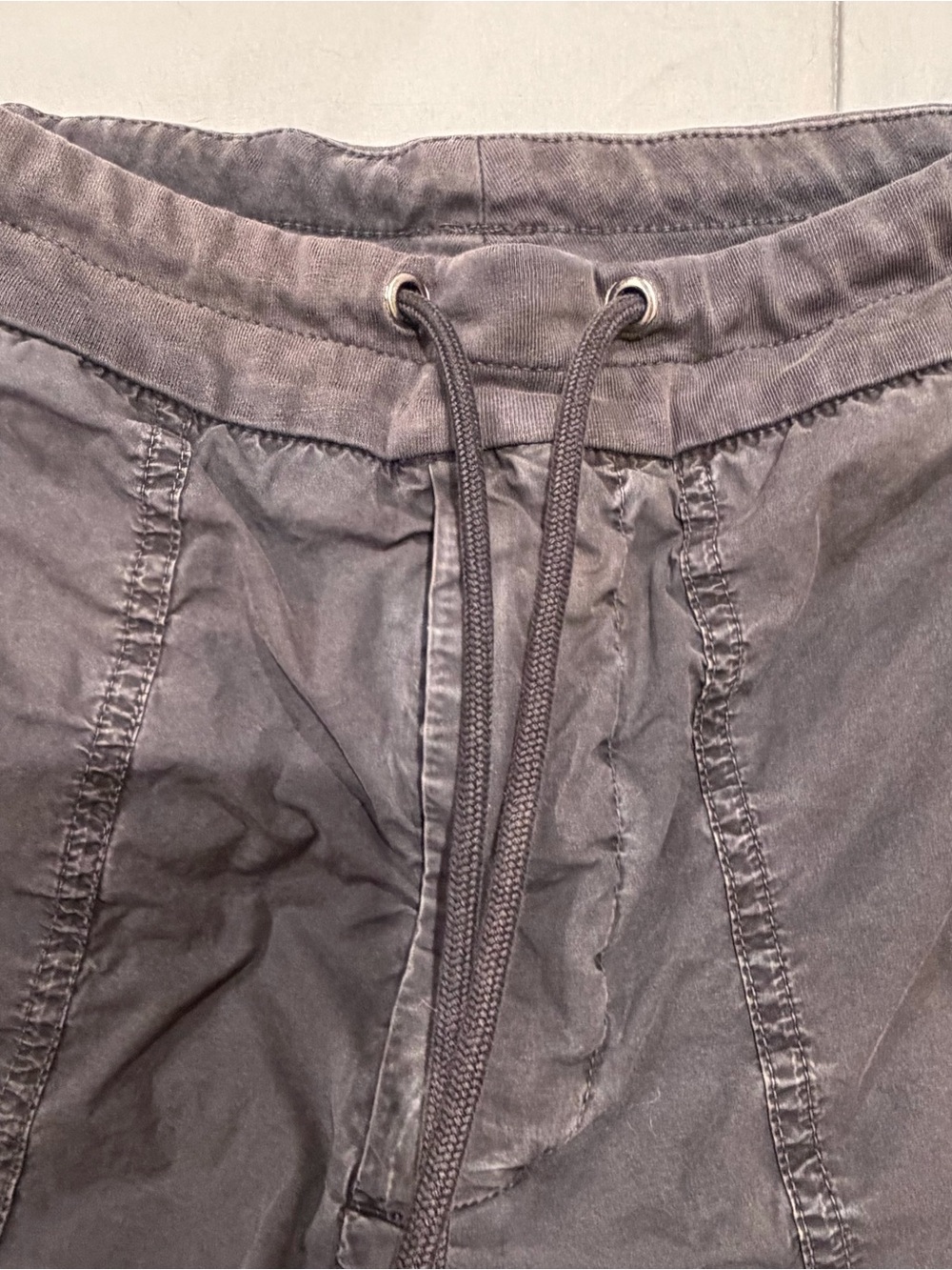 James Perse Charcoal Gray Cargo Drawstring Shorts - Picture 3 of 9